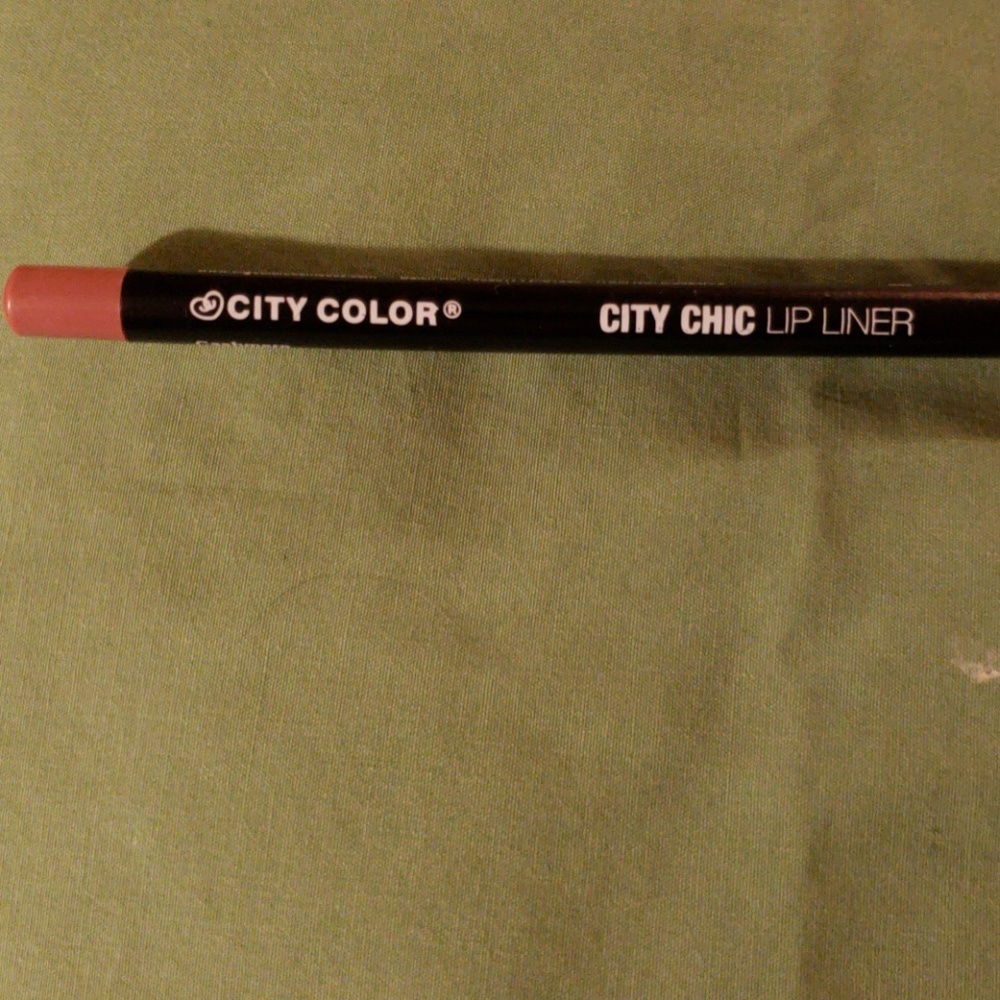 Lip liner